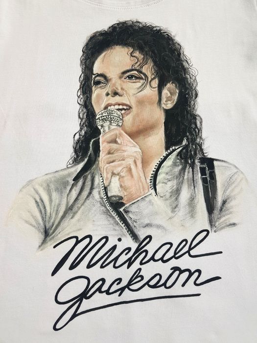 Ръчно рисувана тениска