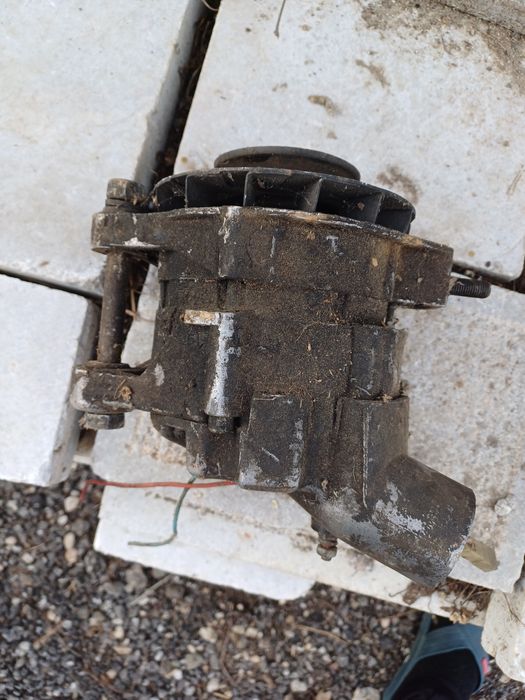 Продавам Алтернатор за Нива