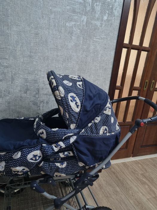 Коляска детская синяя