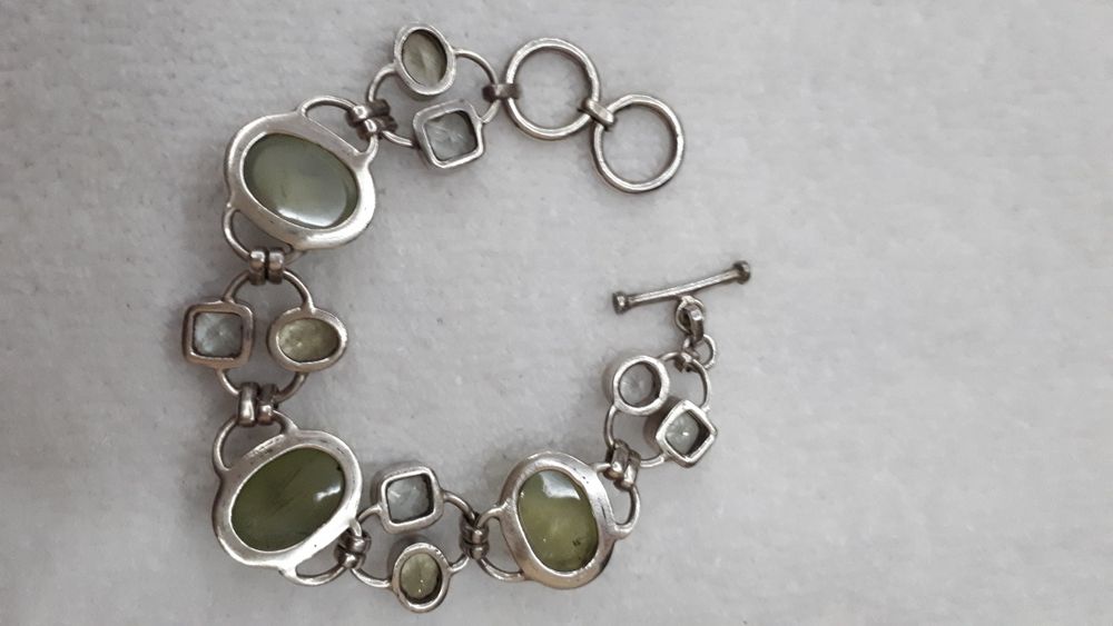 Серебряный браслет с натуральными камнями.