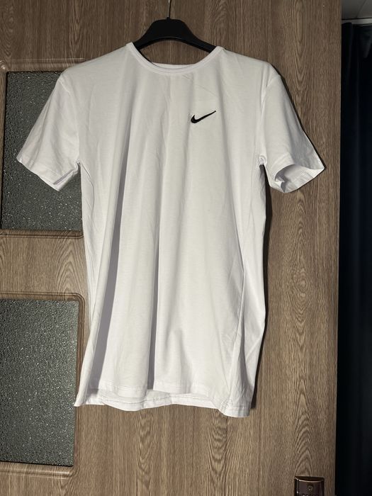 Ofera 35 de lei oricare tricou