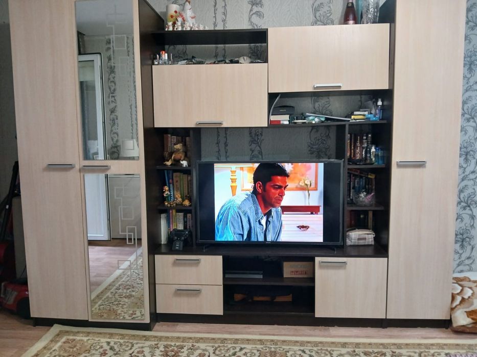 Продам стенку со шкафом