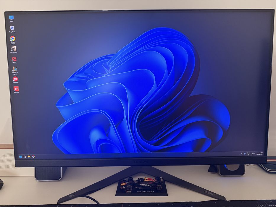 Monitor Gaming LG UltraGear 31.5” QHD 180Hz 1ms HDR G-Sync AMD FreeSync