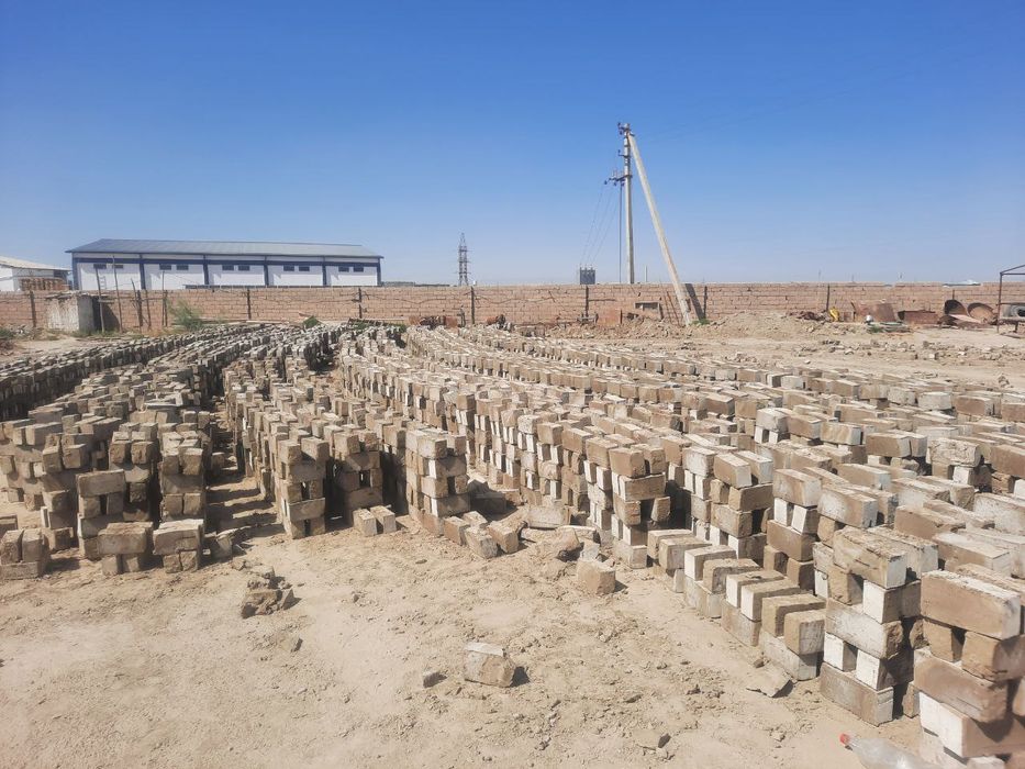 Pishgan va hom gʻisht sotiladi