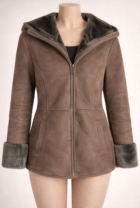 Къс дамски кожух с качулка, която не се сваля, размер 40