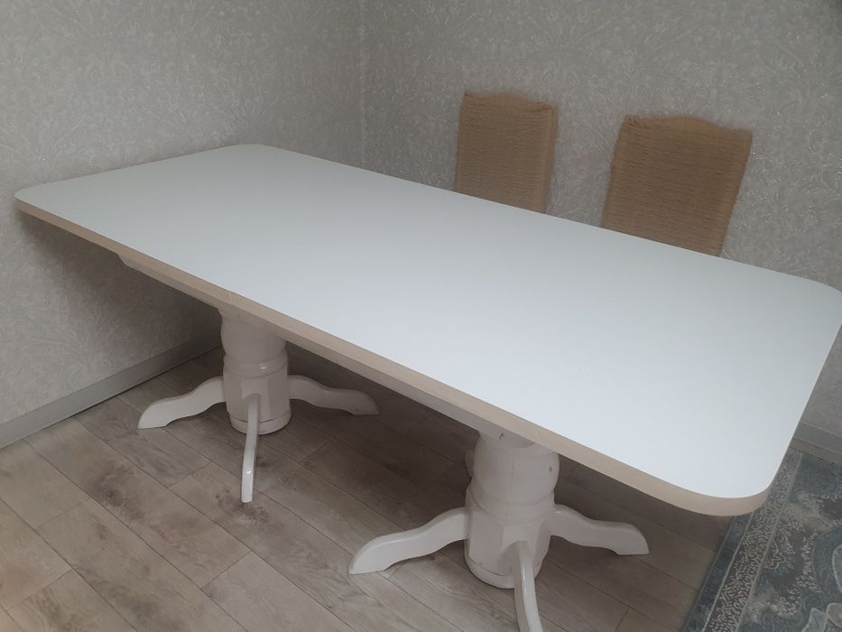 Продается стол и стулья