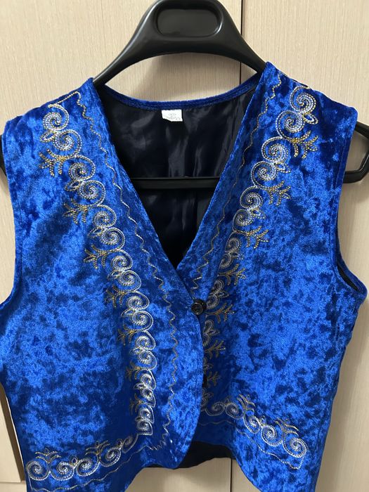 жилет в идеальном состояние