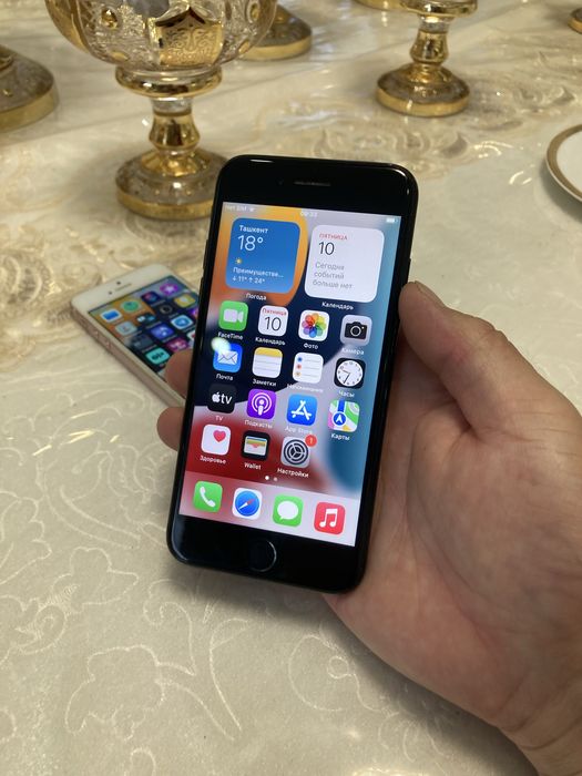 Iphone 7 128gb Jet Black ideal sotiladi. Holati zor