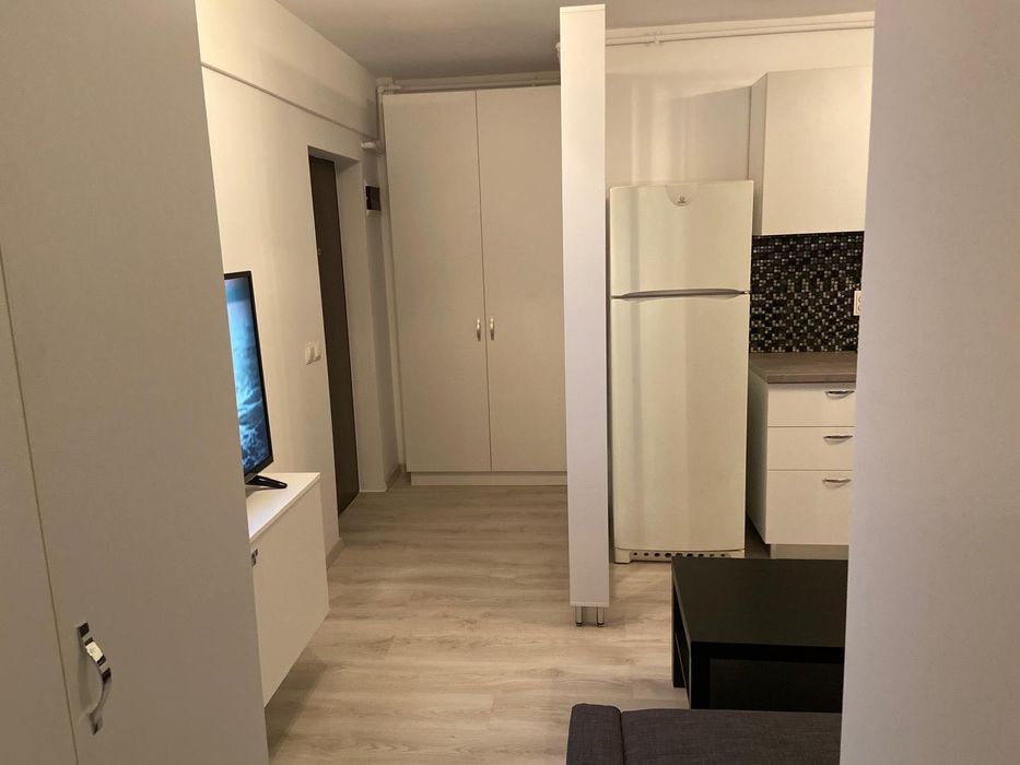 Închiriez apartament