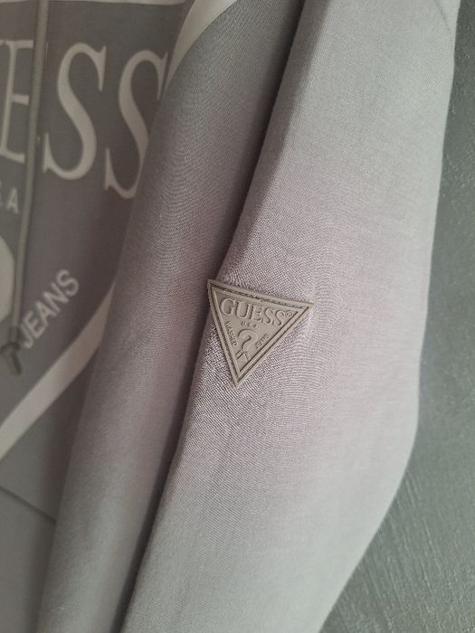 Рокля с дълъг ръкав GUESS .