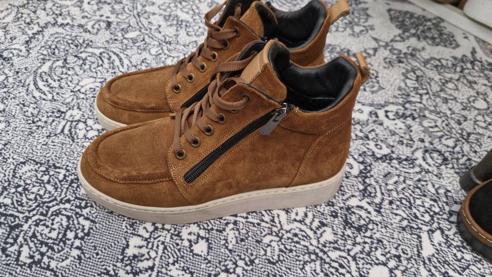 Натуральная женская обувь