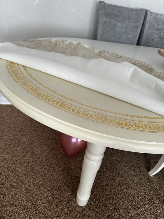 Продам стол во хорошем состоянии