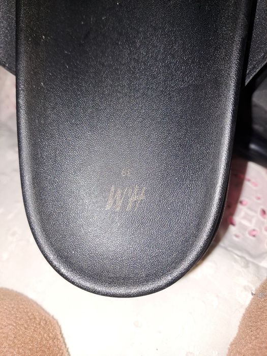 Продавам Дамски черни чехли на платформа H&M!