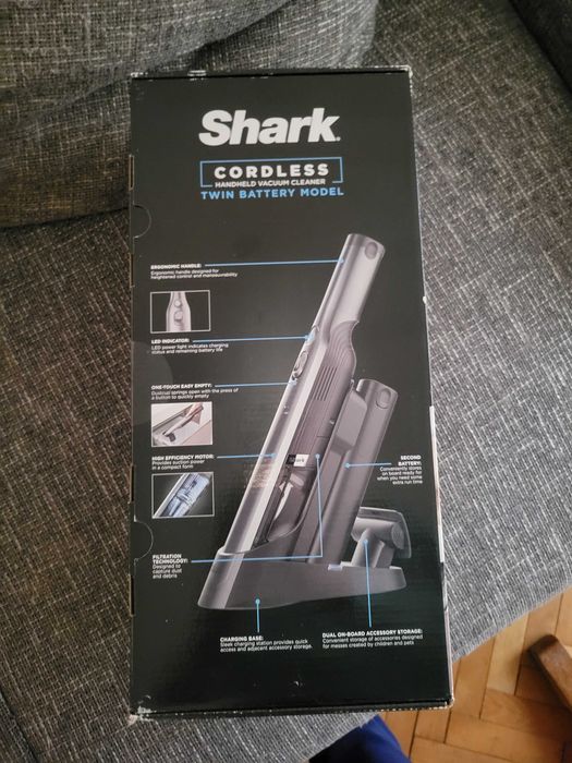 Безжична прахосмукачка Shark с две батерии