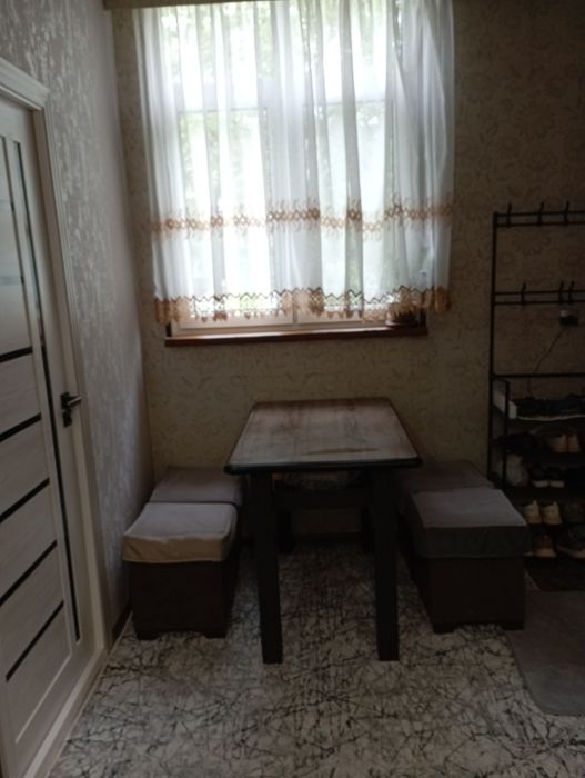 Продоется 2ком. квартира в алмазарском районе 1 этаж,  Кара камыш 2/3