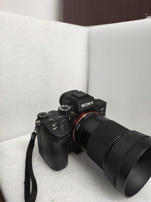 Sony α7R III - комплект, без дори драскотина
