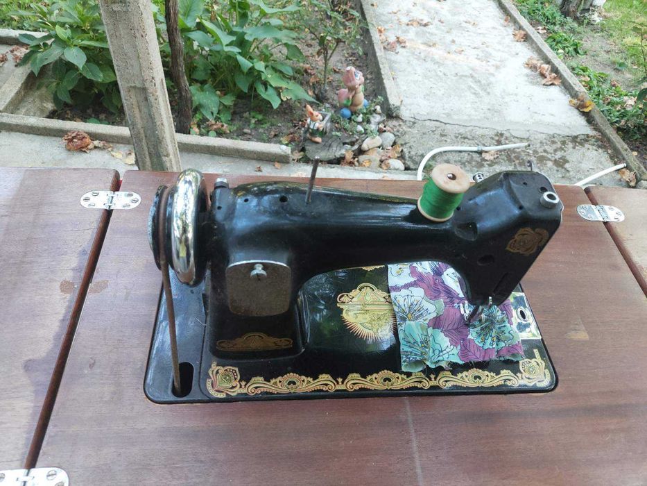 Продавам шевна машина „Панония“ – работеща