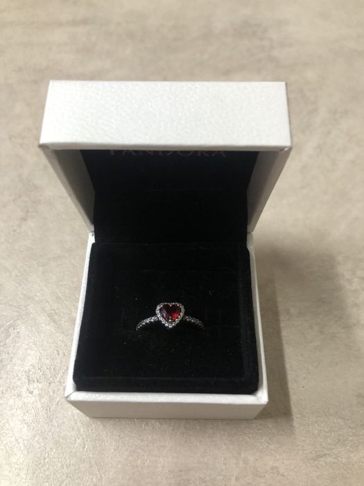 Кольцо пондора 925 проба не раз не насилось