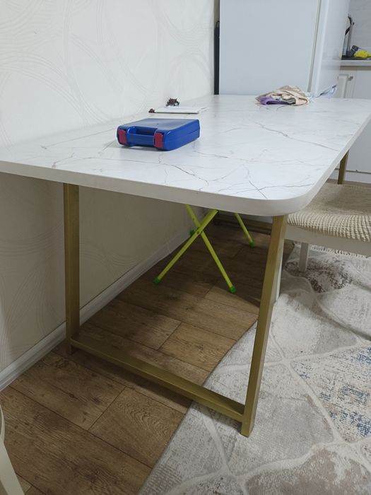 Стол кухный сатылады