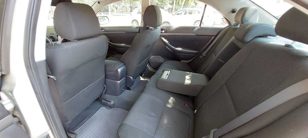 autoturism Toyota Avensis