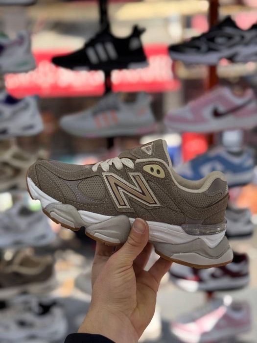 Adidasi NewBalance Femei