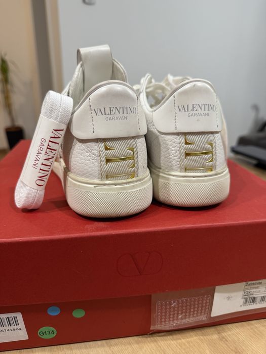 Vand adidasi originali Valentino Garavani