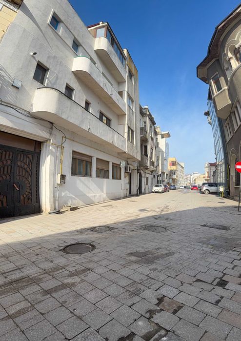 De Vânzare Proprietate Istorico-Modernă – Piața Ovidiu