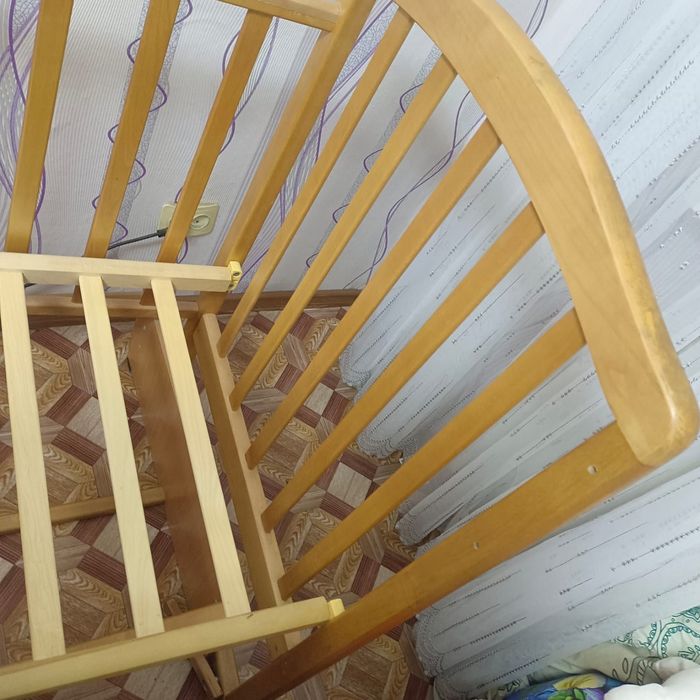 Детская кроватка