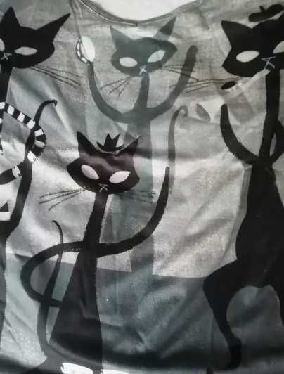 Футболка с кошачьим принтом