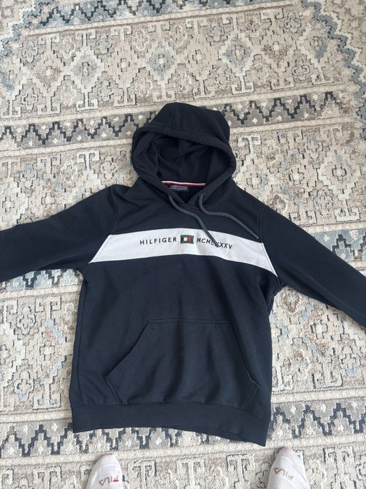 tommi hilfiger hoddie