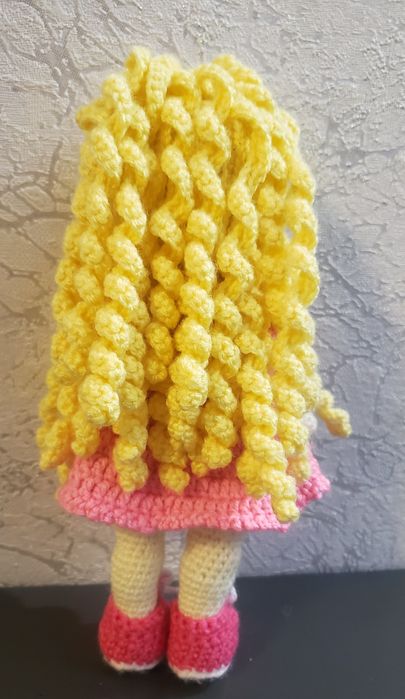 Вязанная кукла ручной работы