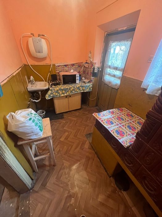 Vand Casa Batraneasca La 20 Km De Rm. Valcea(Bunesti)