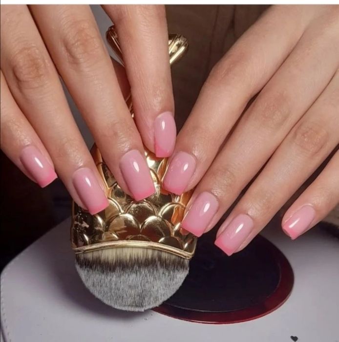 Наращивания ресниц и ногтей