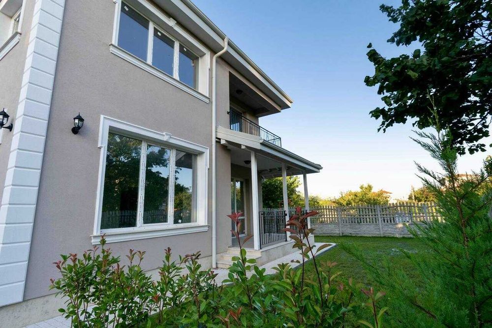 Продава се Къща в Пловдив, Коматево - 222 кв.м за 816 €/кв.м - Снимка #1