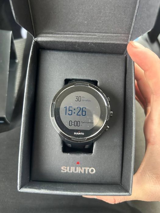 Продам часы suunto 9
