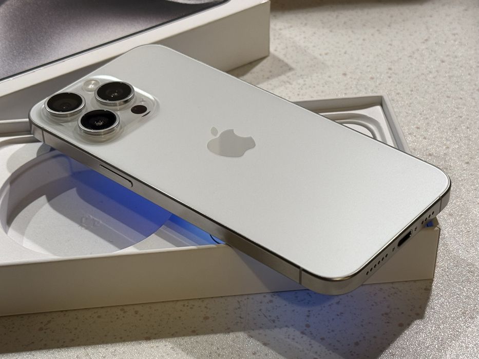 iPhone 15 Pro Max 256GB White Titanium – Като НОВ, 95% Батерия.