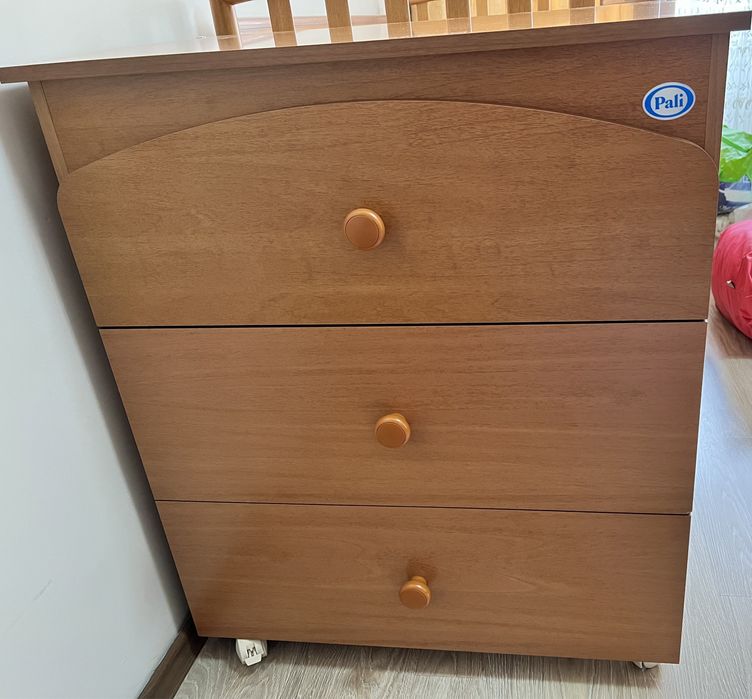 Продам детскую кровать с тумбой PALI