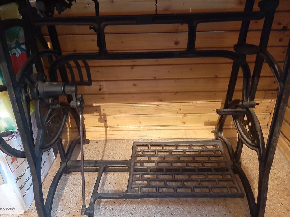 Продам швейную машинку антиквариат