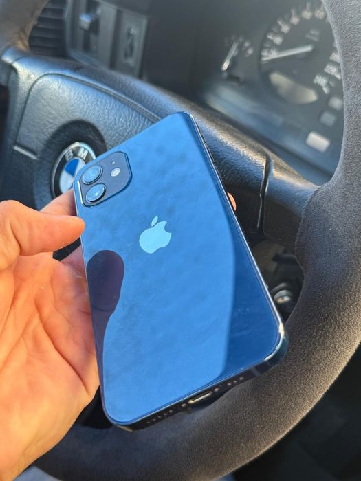 Продам iPhone 12,память 128GB
