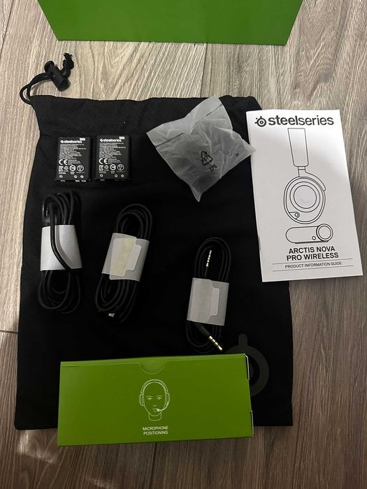 SteelSeries Artics Nova Pro Wireless Albe