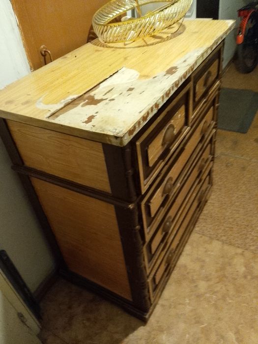 Деревянный комод