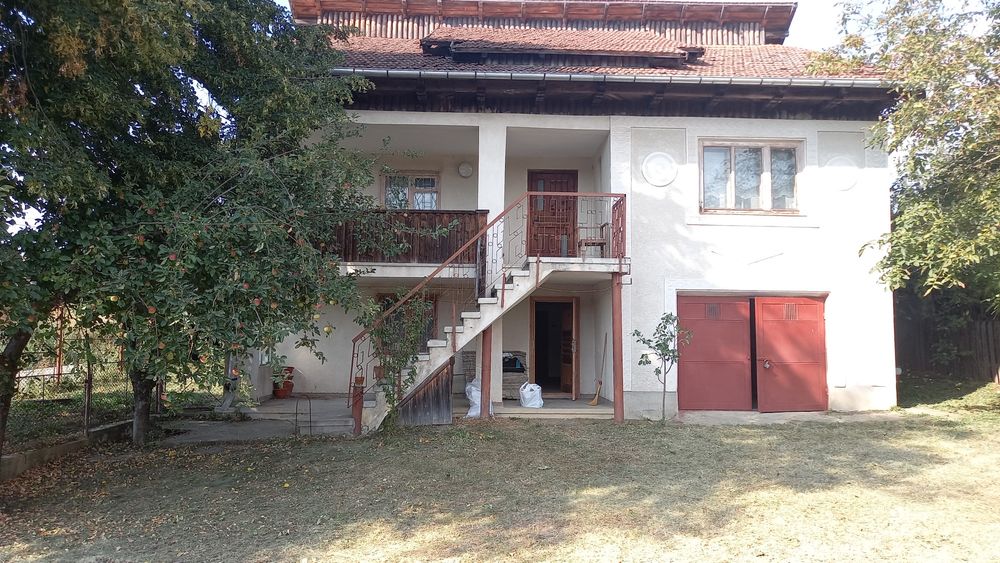 Casă de vânzare în Dolheștii Mari ,2400mp de  teren. ,