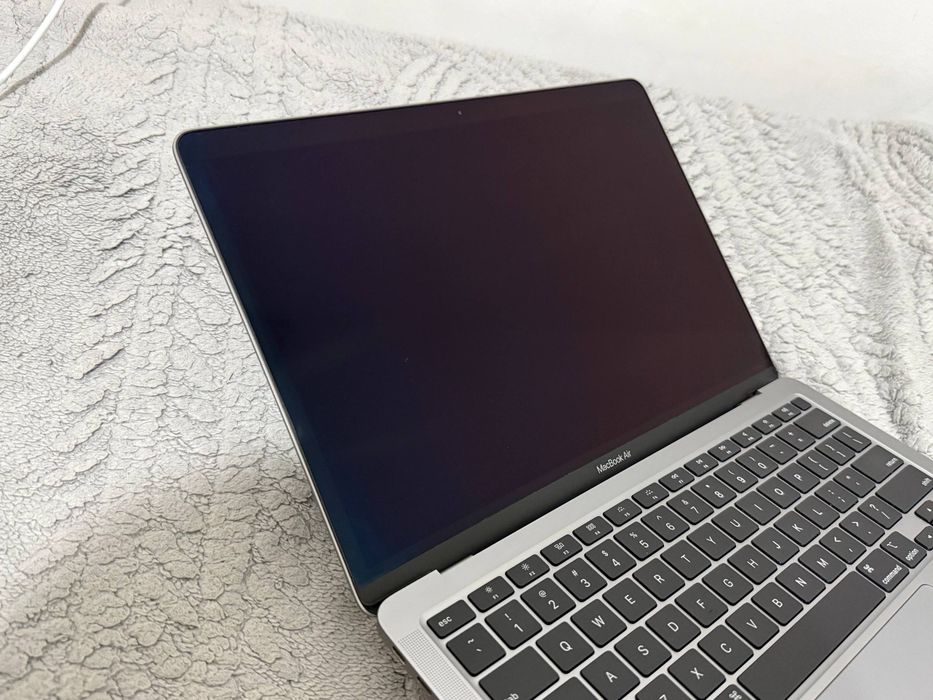 MacBook Air 13" 2020 | Core i7 | 16GB RAM | 512GB SSD