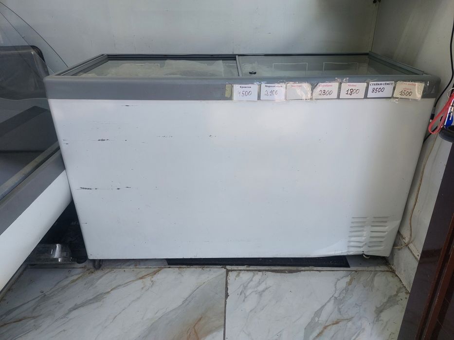 Продам витриные холодильники