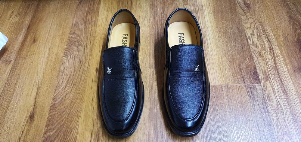 Pantofi barbatesti noi,marimea 40,culoare negru.