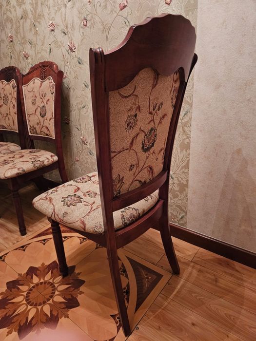 Продам стулья обеденные