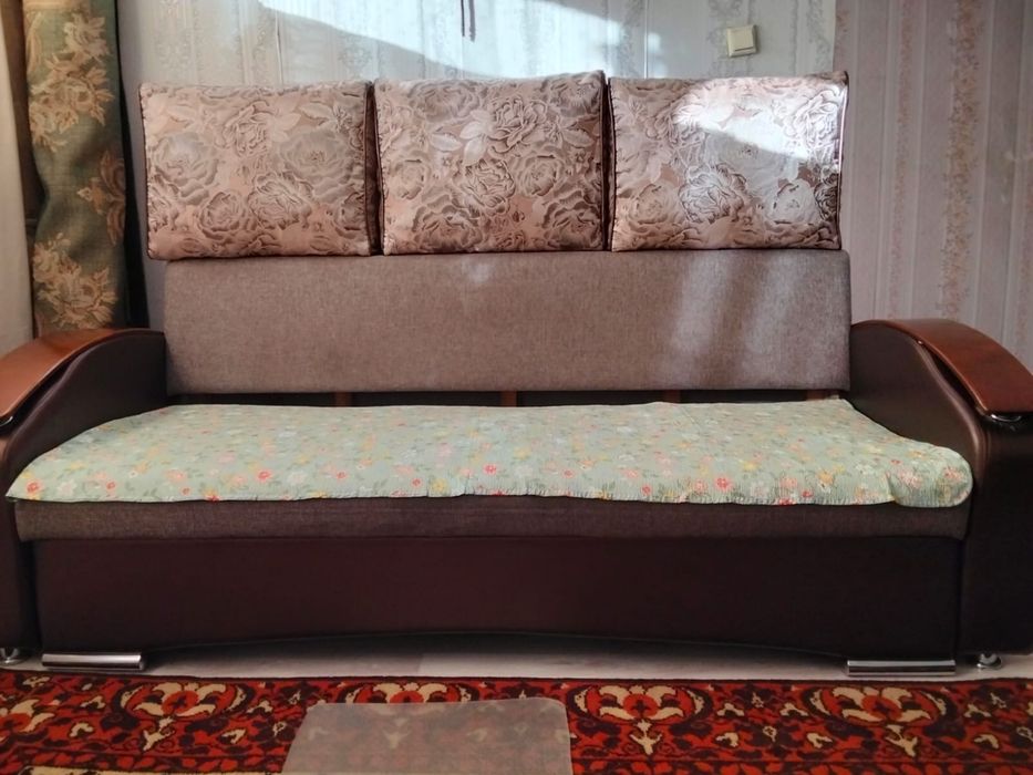 Продается раздвижной диван