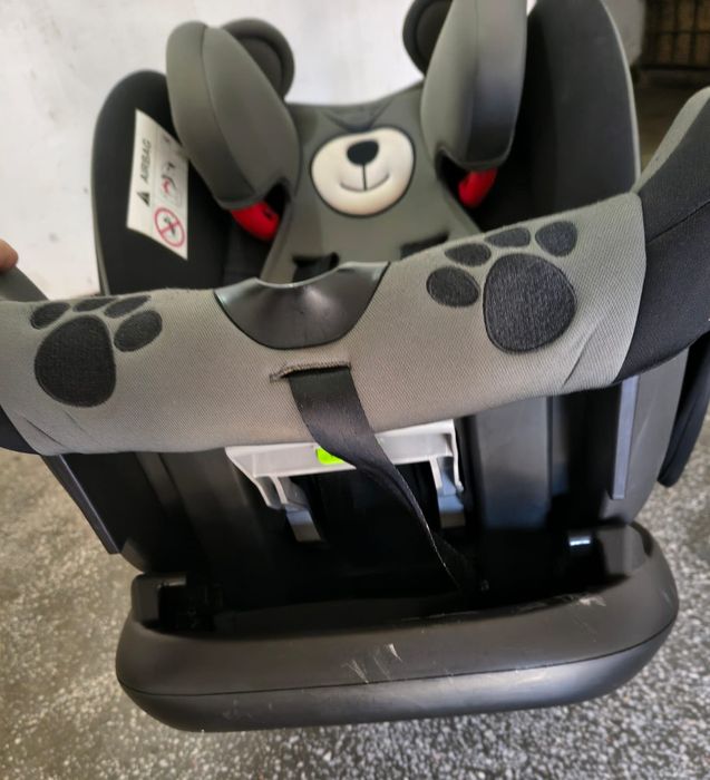 Scaun auto cu isofix