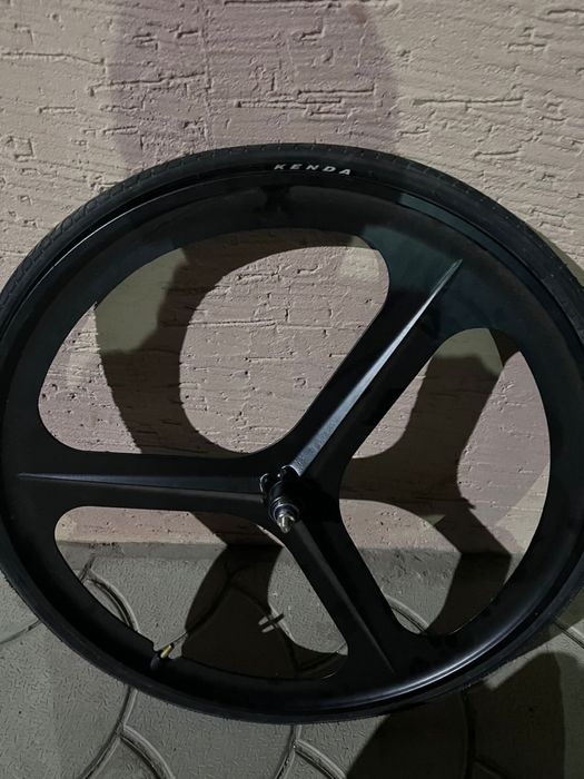 Колесо на фикс ,новое Кенда