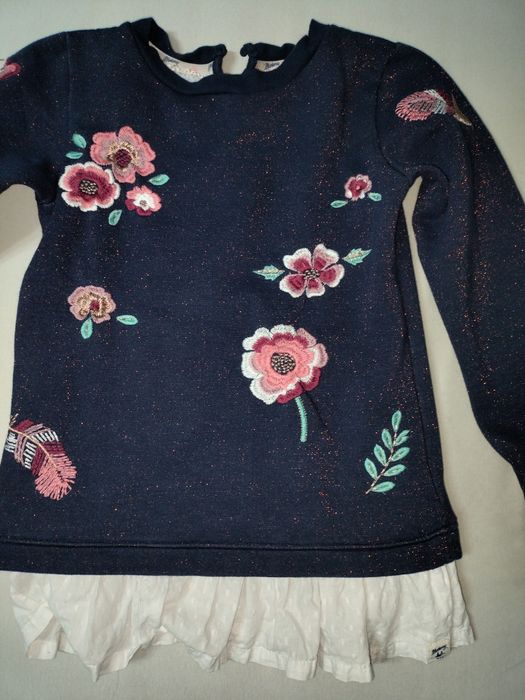 Se dau aceste bluze minunate rămase de noi mici